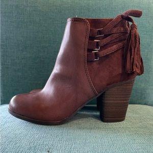 New with tags New Directions Ankle Boots size 6